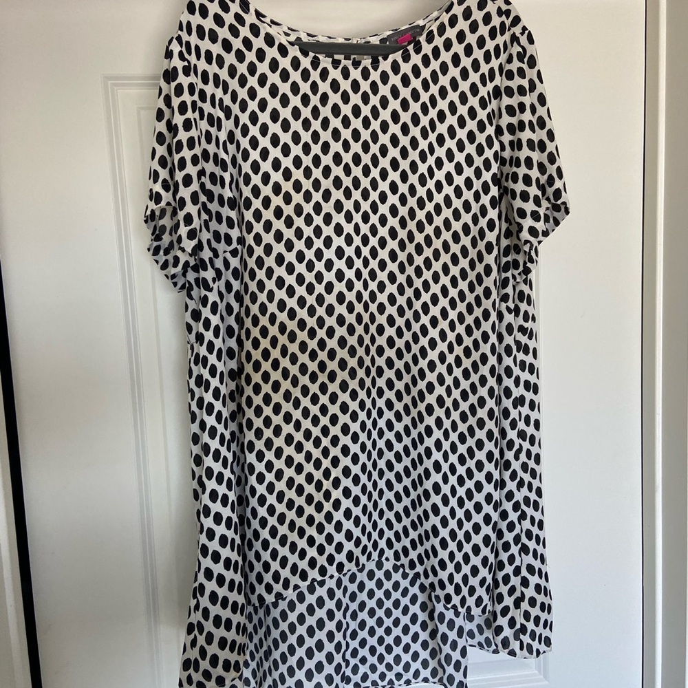 Vince Camuto Black and White Polka Dot Tunic Top